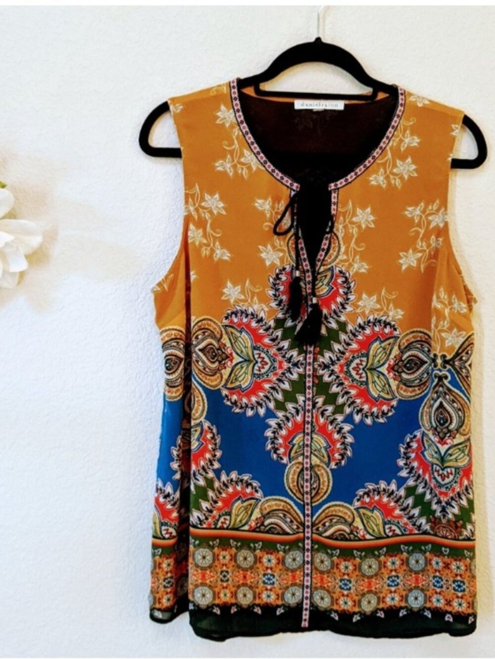 The Daniel Rainn Boho Paisley Print Sleeveless Blouse Tank with Tassel Tie Sz M